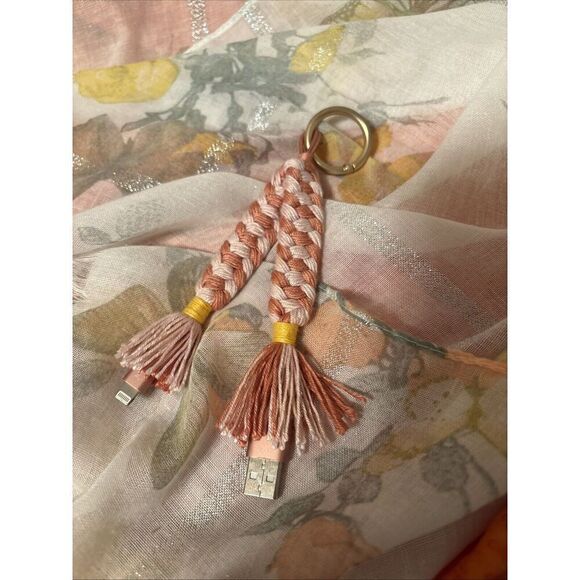 Cream Keychain Charging Cable USB-A Tassels for iPhone & iPad - Picture 1 of 3